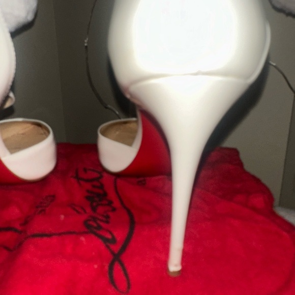 Whit Louboutins bought from the Holt Renfrew in Toronto. 100mm. Size 38 - Picture 3 of 6